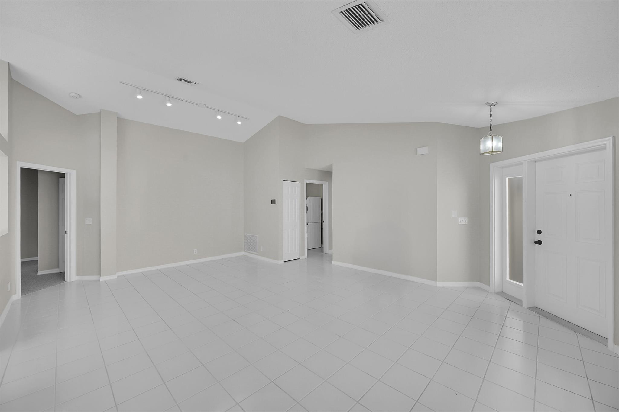 HILLSBORO COUNTRY CLUB PL - Residential