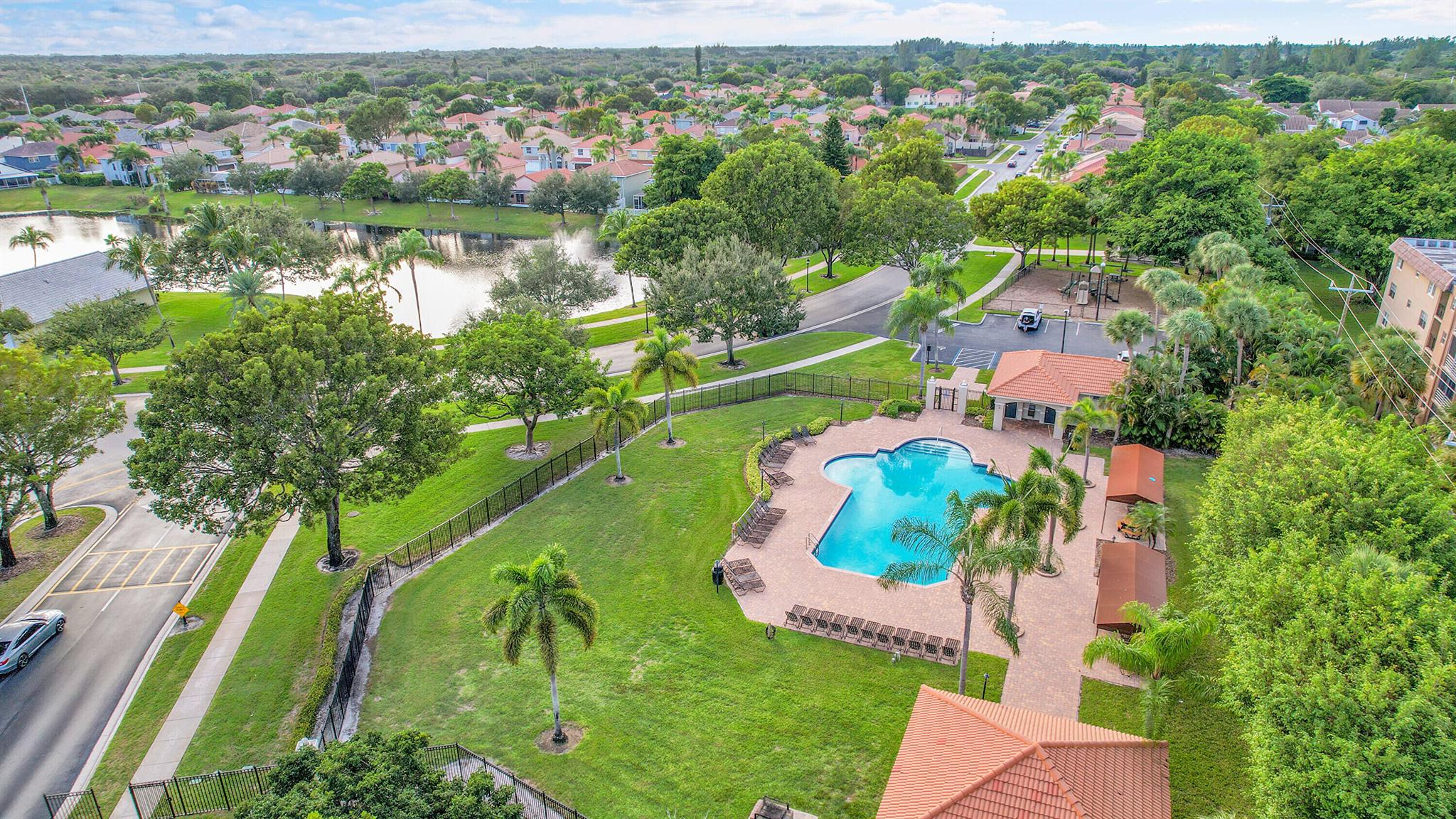 HILLSBORO COUNTRY CLUB PL - Residential