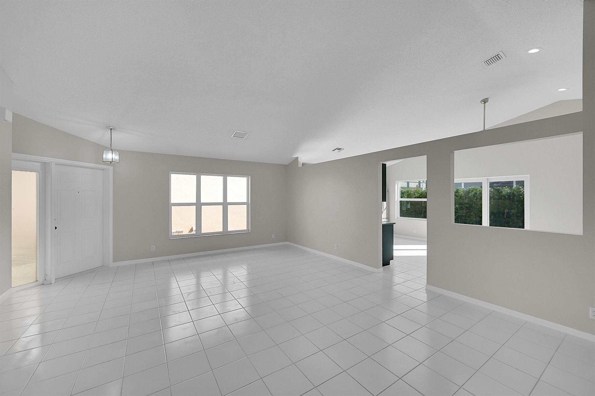 HILLSBORO COUNTRY CLUB PL - Residential