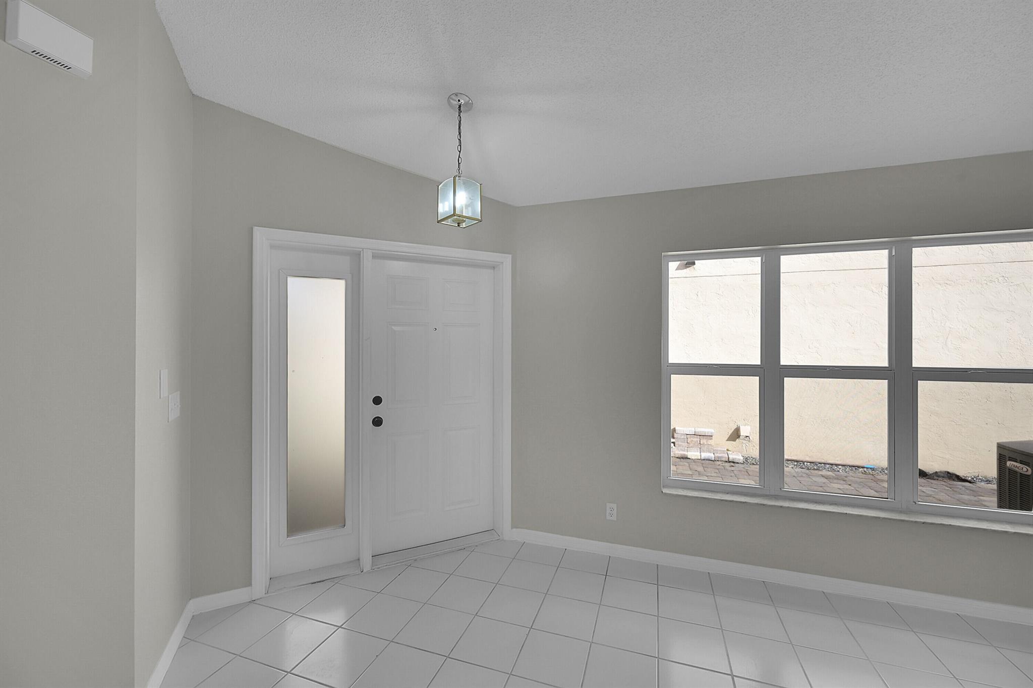 HILLSBORO COUNTRY CLUB PL - Residential