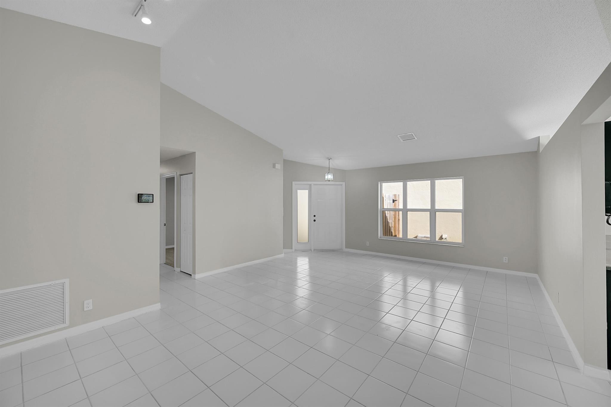 HILLSBORO COUNTRY CLUB PL - Residential