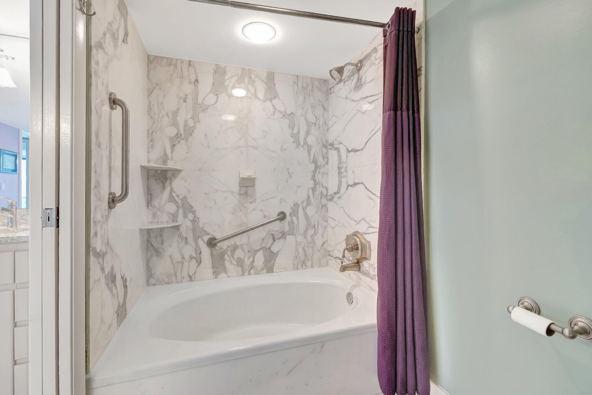 BRAEMAR ISLE CONDO - Residential