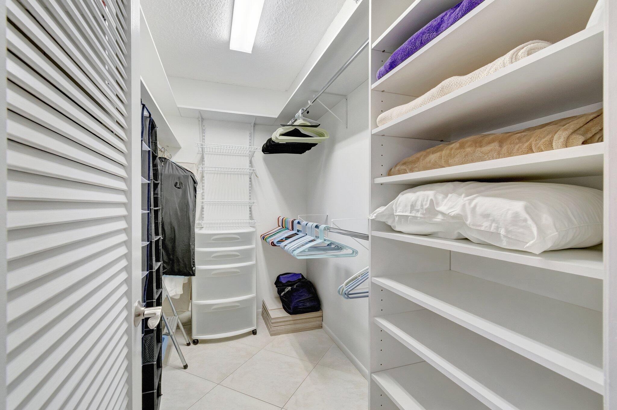 BRAEMAR ISLE CONDO - Residential