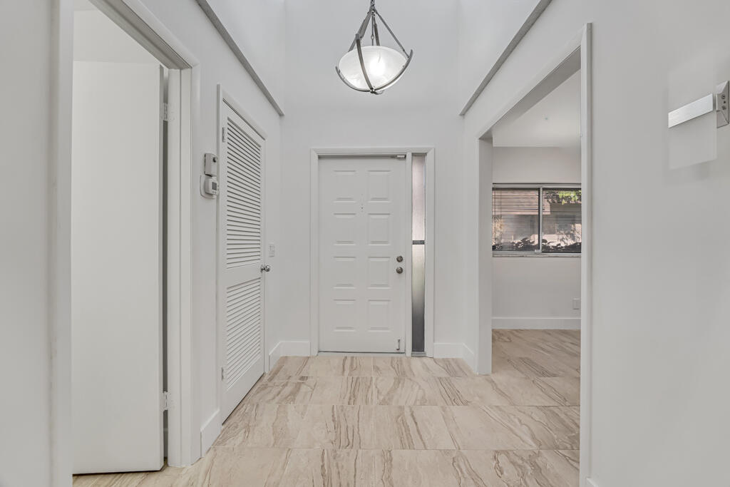 FOUNTAINS OF PALM BEACH CONDO 8 - Residential