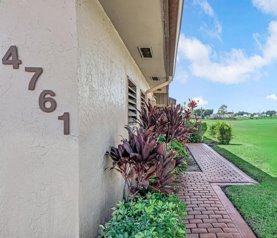 FOUNTAINS OF PALM BEACH CONDO 8 - Residential