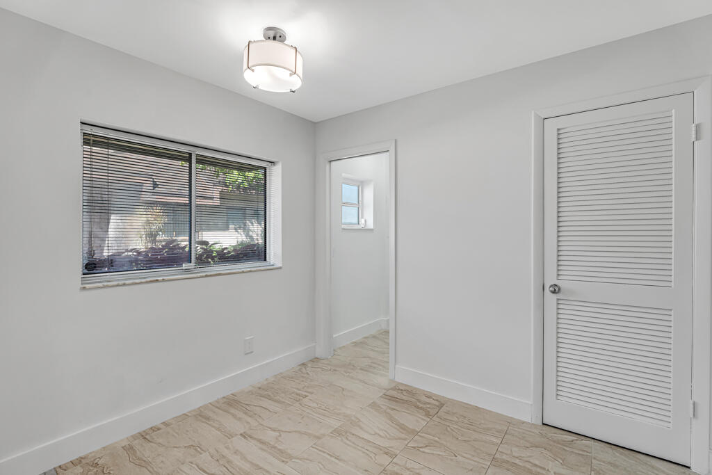 FOUNTAINS OF PALM BEACH CONDO 8 - Residential