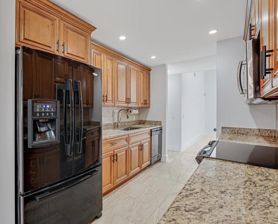 FOUNTAINS OF PALM BEACH CONDO 8 - Residential