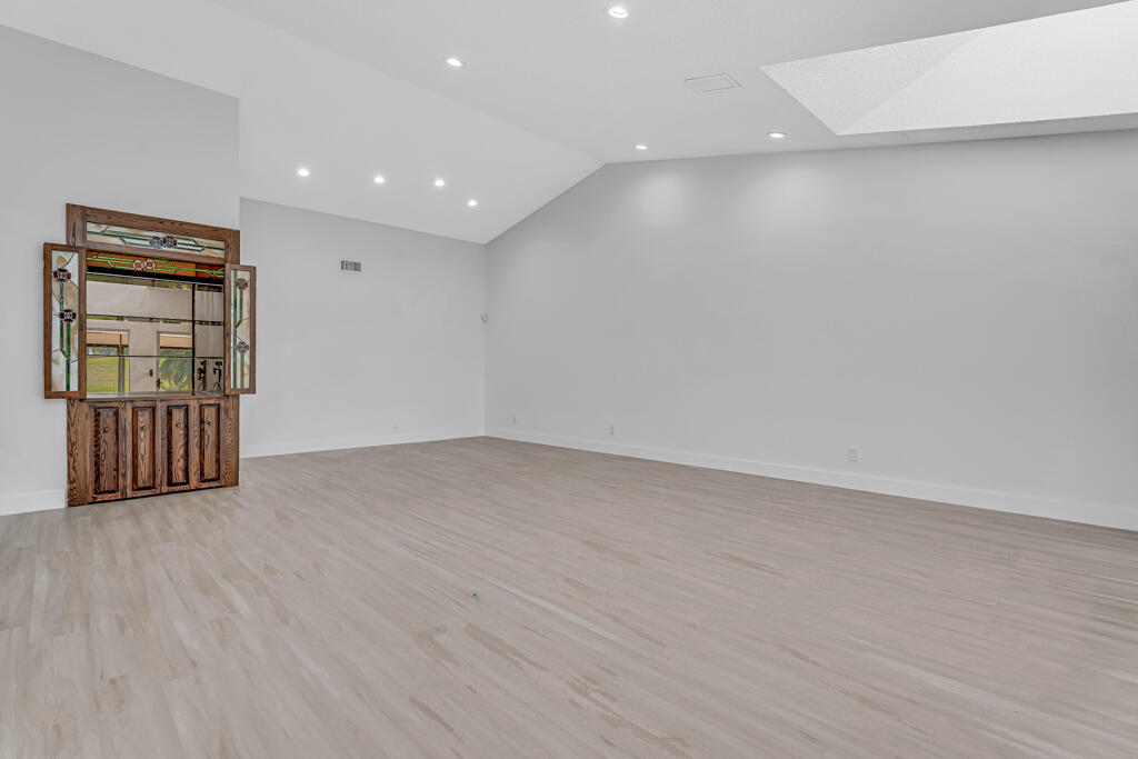 FOUNTAINS OF PALM BEACH CONDO 8 - Residential