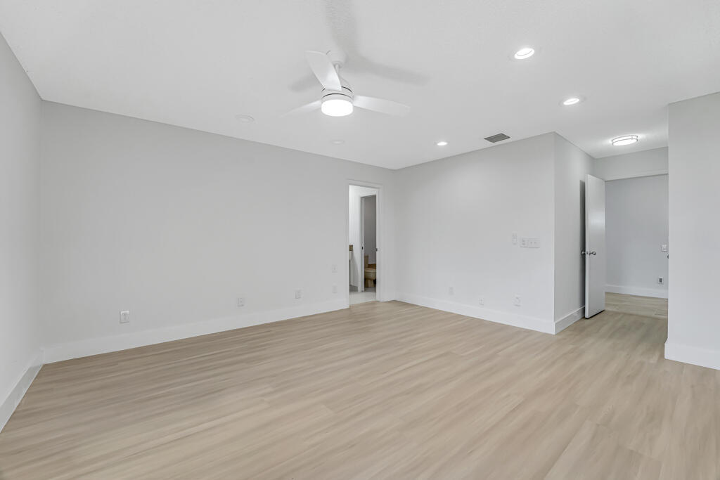 FOUNTAINS OF PALM BEACH CONDO 8 - Residential