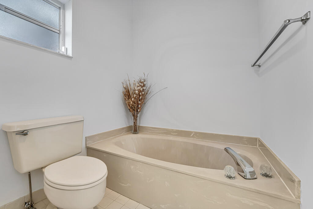 FOUNTAINS OF PALM BEACH CONDO 8 - Residential