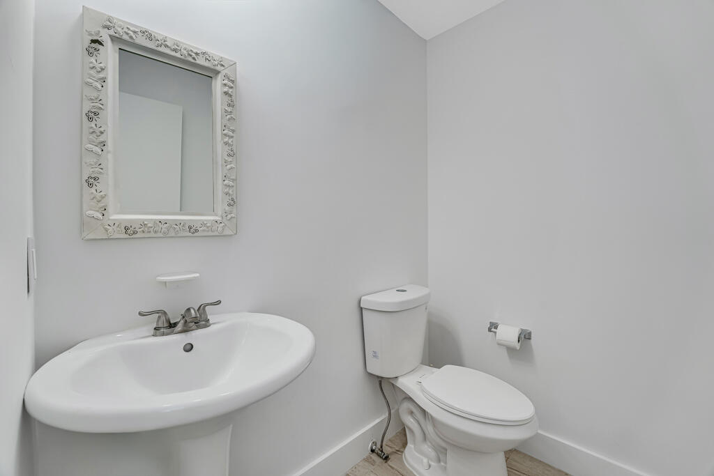 FOUNTAINS OF PALM BEACH CONDO 8 - Residential