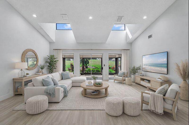 FOUNTAINS OF PALM BEACH CONDO 8 - Residential