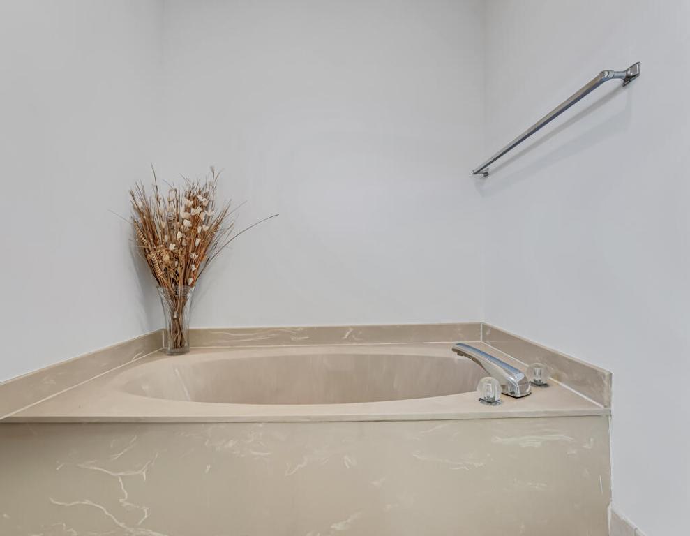 FOUNTAINS OF PALM BEACH CONDO 8 - Residential