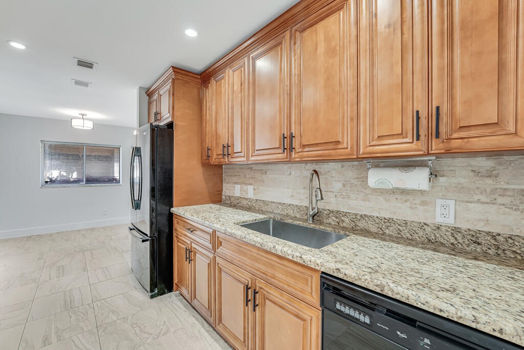 FOUNTAINS OF PALM BEACH CONDO 8 - Residential