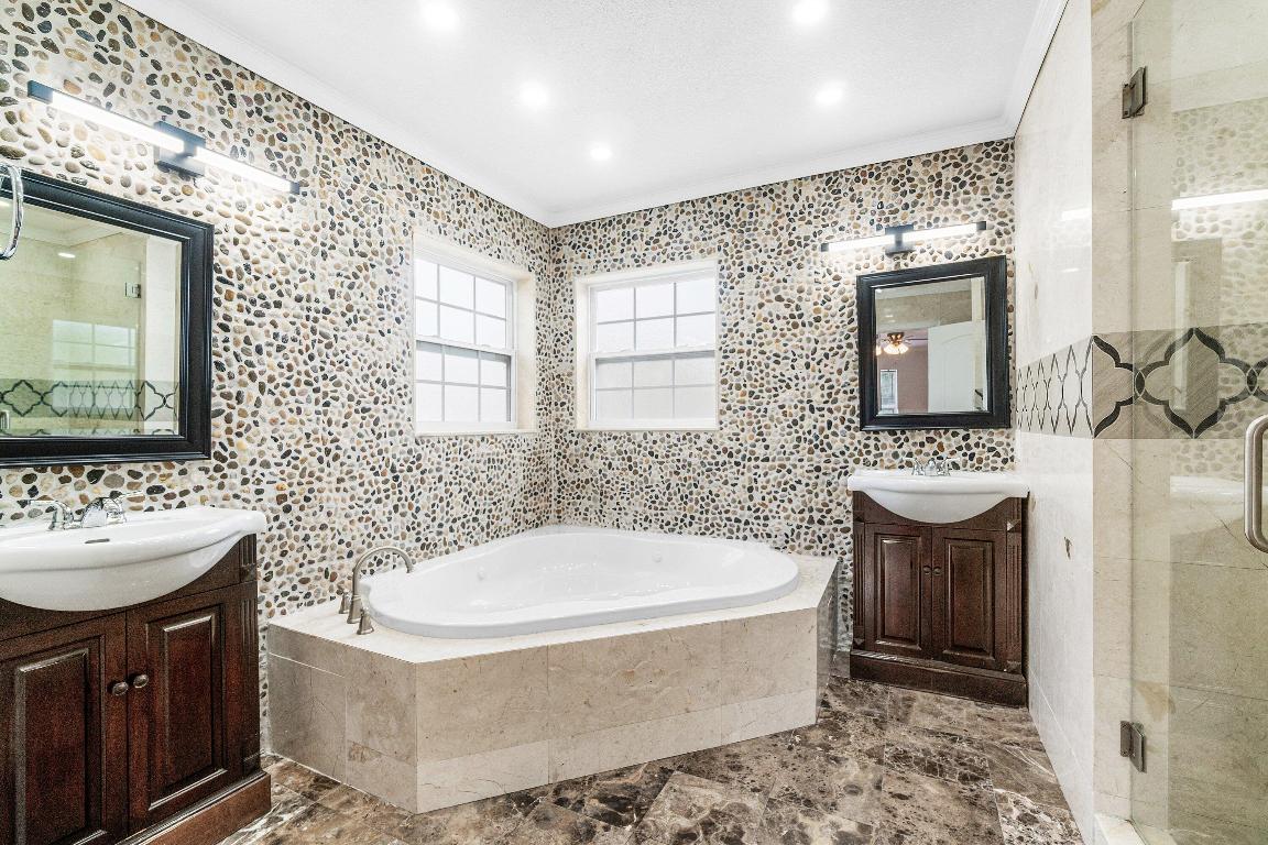 PARKSIDE ESTATES - Residential