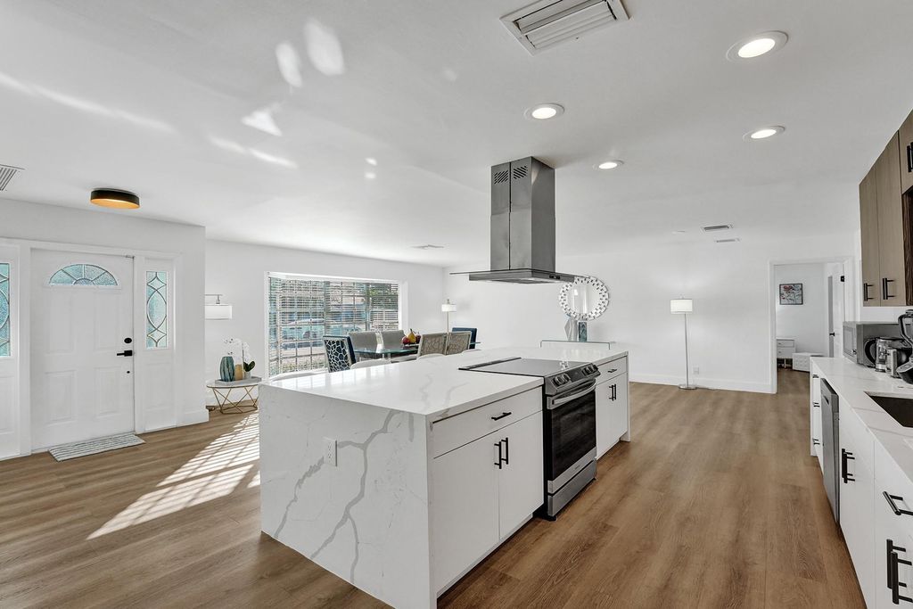 Photo of 4751 NE 29th Avenue, Fort Lauderdale, FL 33308 (MLS # F10507734)