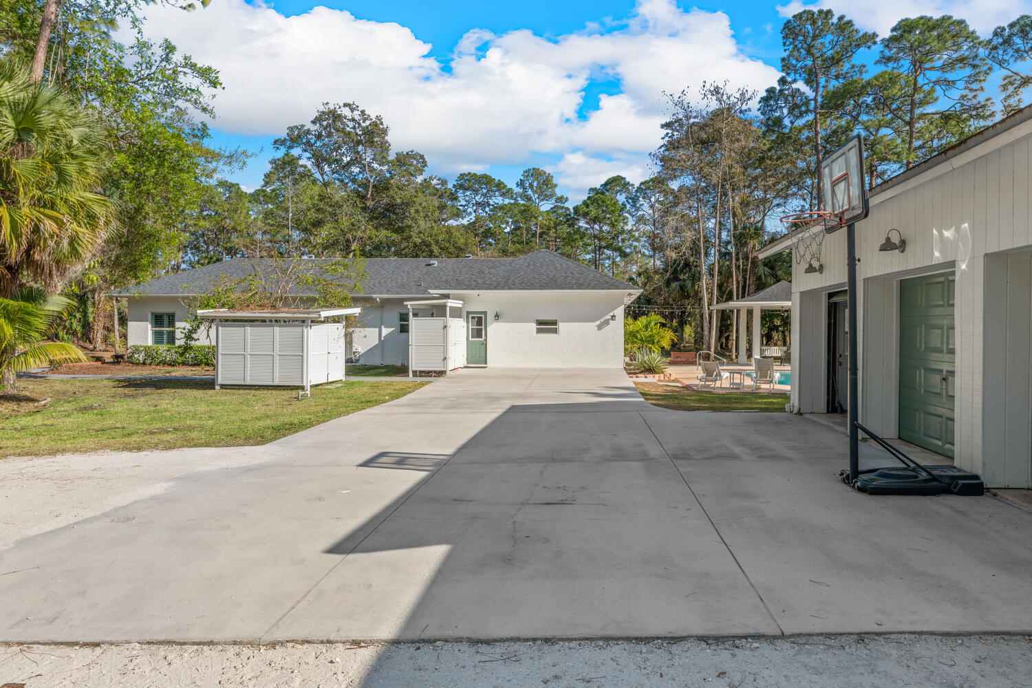 LOXAHATCHEE GROVES - Residential