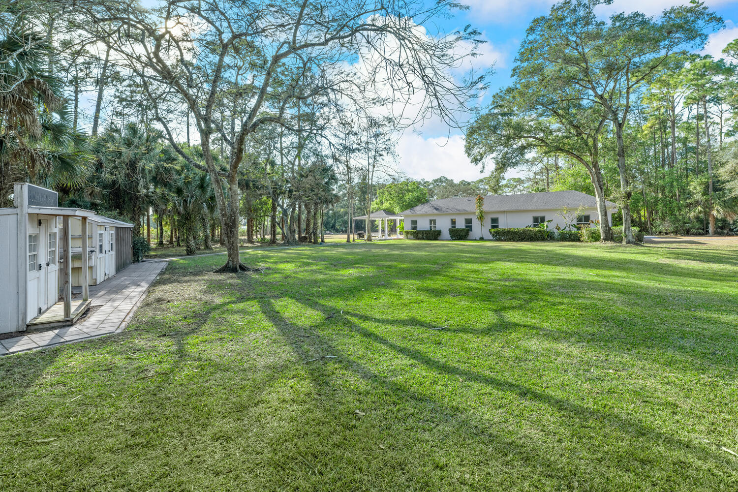 LOXAHATCHEE GROVES - Residential
