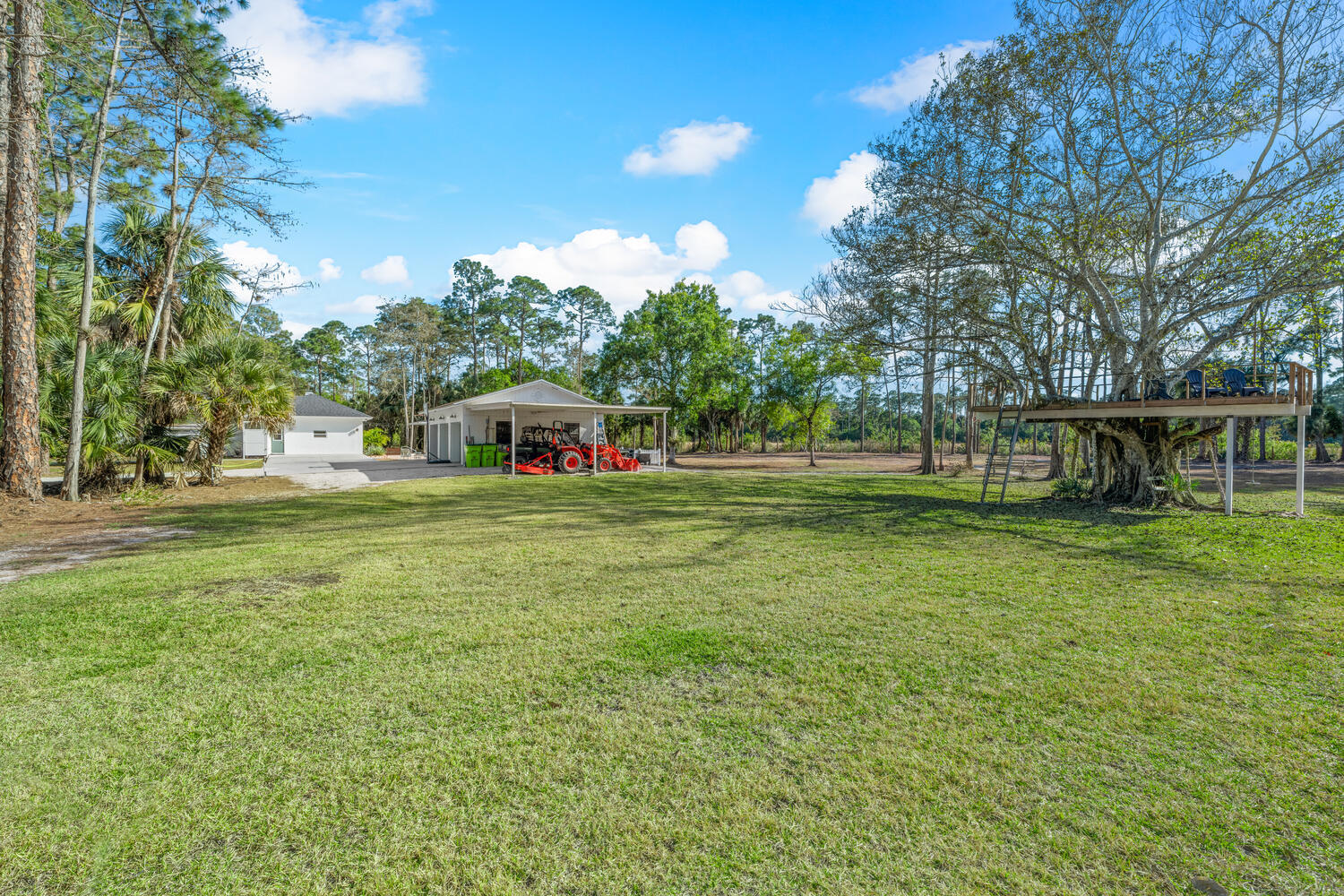 LOXAHATCHEE GROVES - Residential