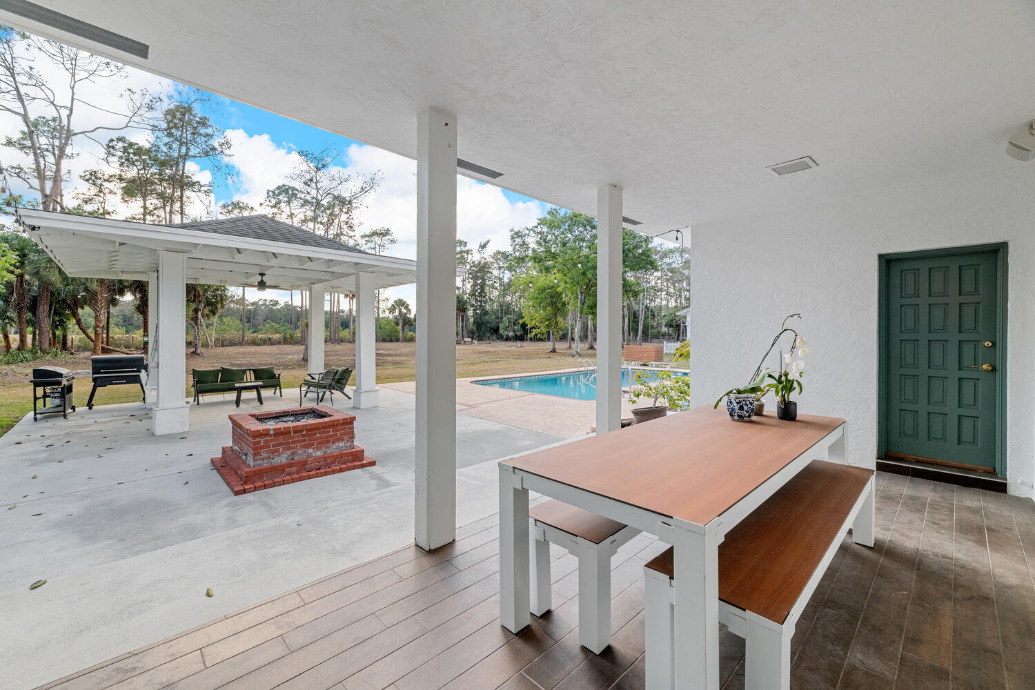LOXAHATCHEE GROVES - Residential