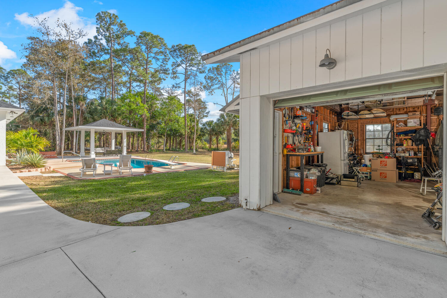 LOXAHATCHEE GROVES - Residential