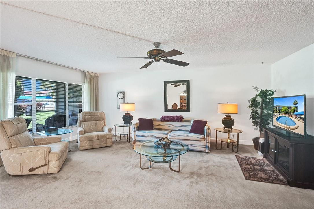 HAMPTON GARDENS - Residential