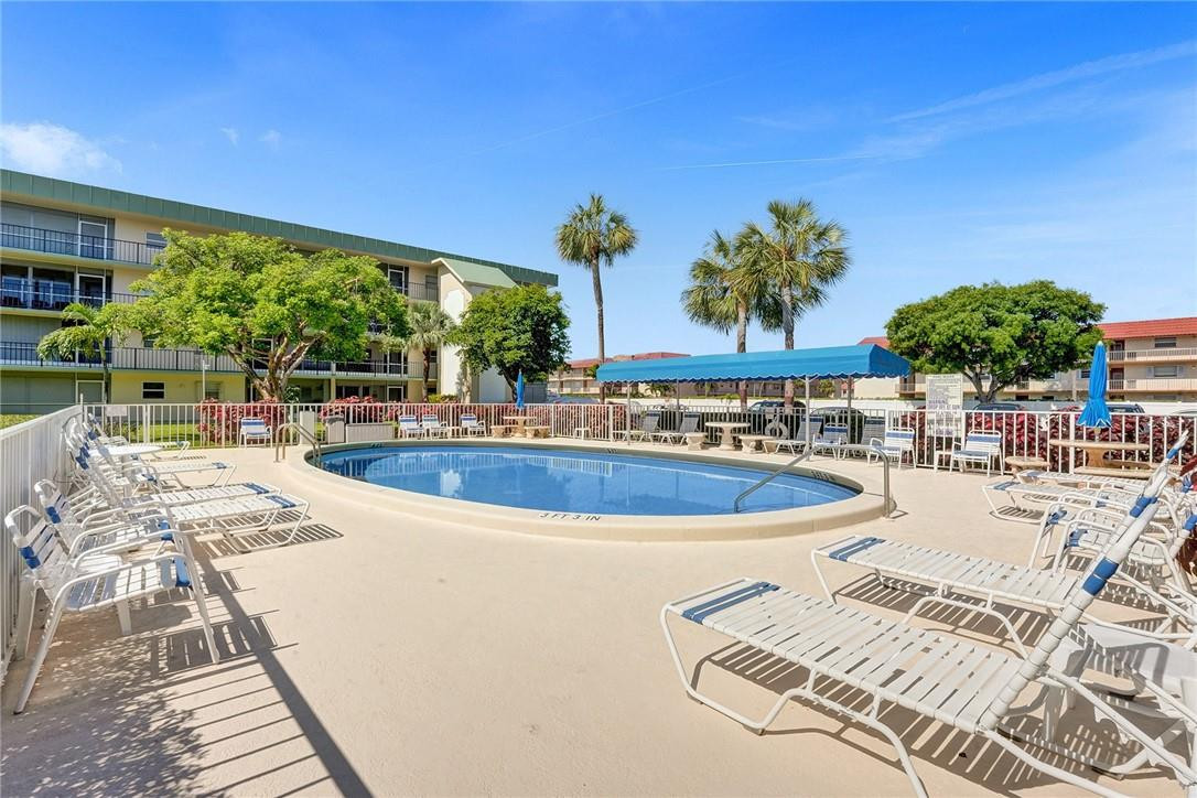 HAMPTON GARDENS - Residential