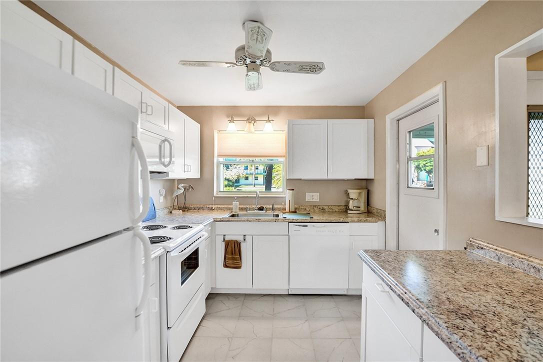 HAMPTON GARDENS - Residential