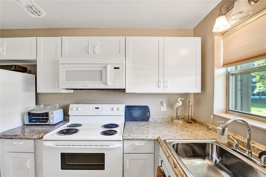 HAMPTON GARDENS - Residential