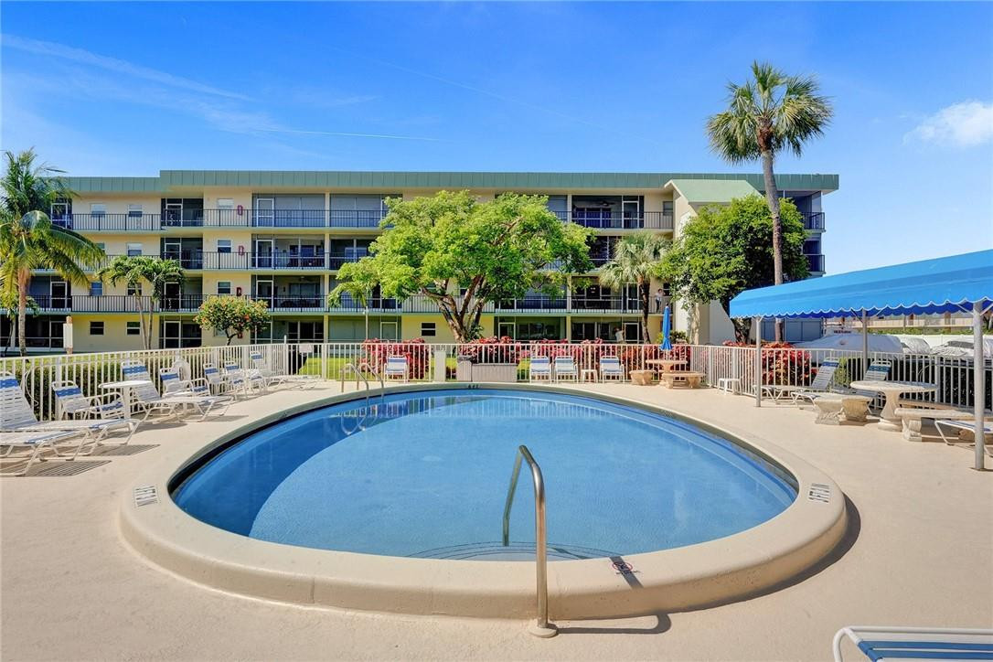 HAMPTON GARDENS - Residential