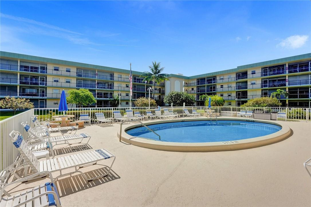 HAMPTON GARDENS - Residential