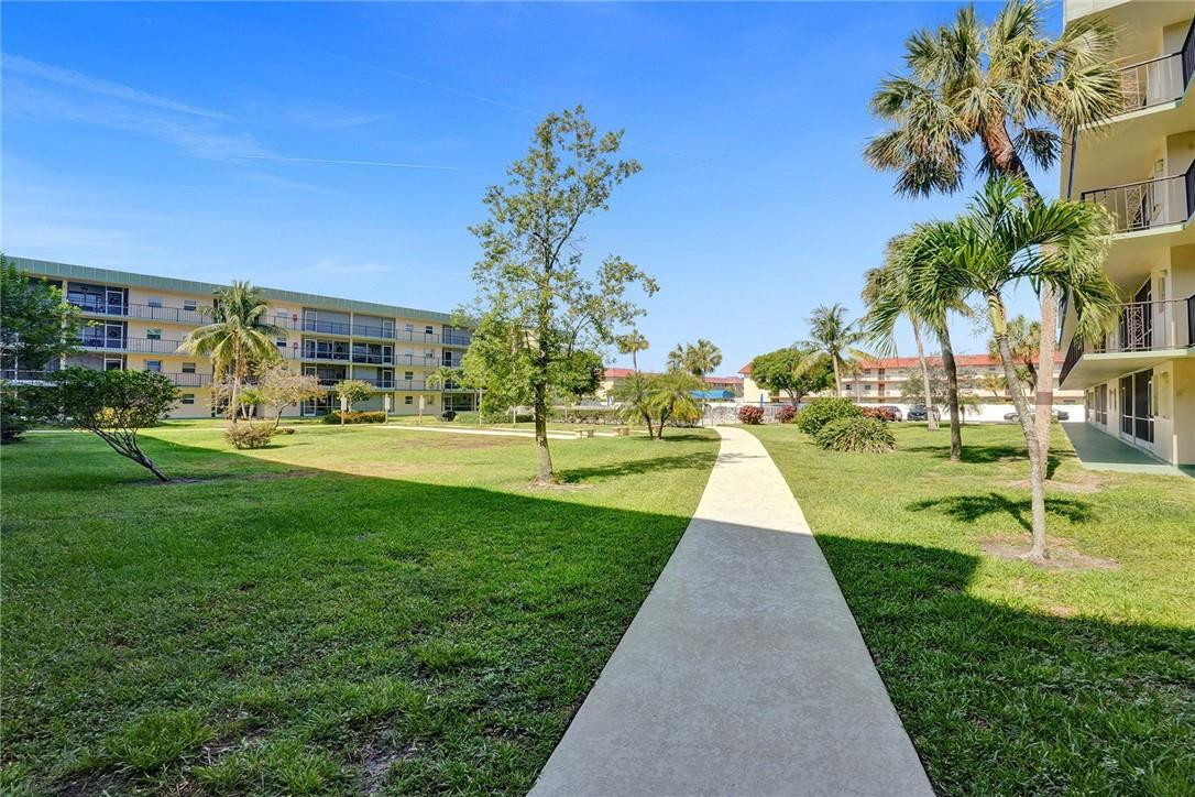 HAMPTON GARDENS - Residential