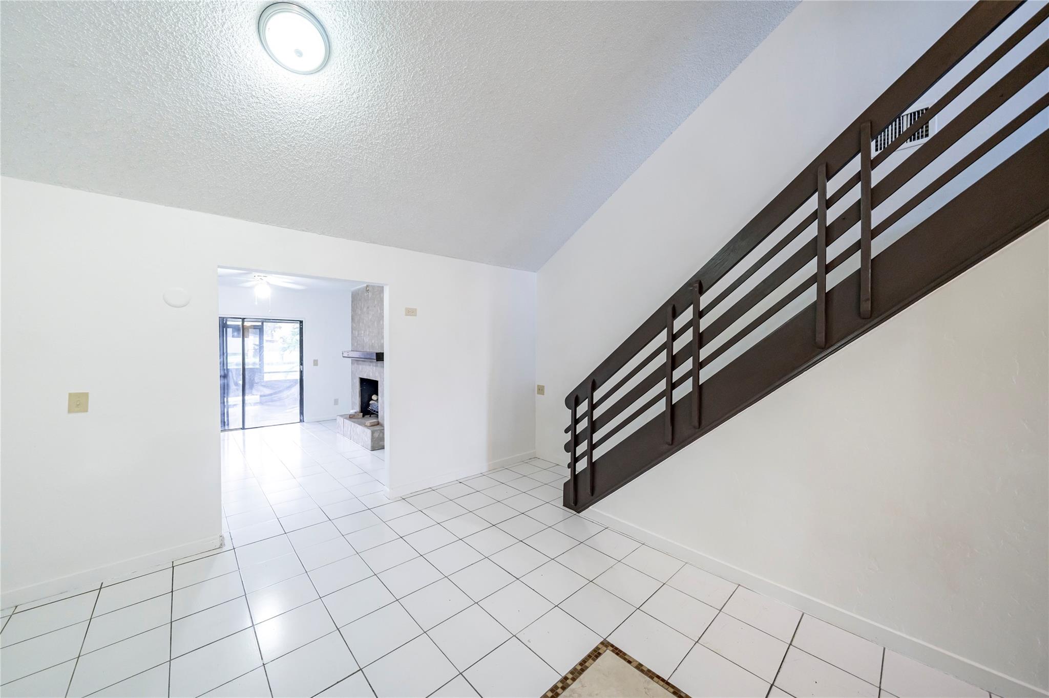 Woodscape Twnhms Condo - Residential Lease