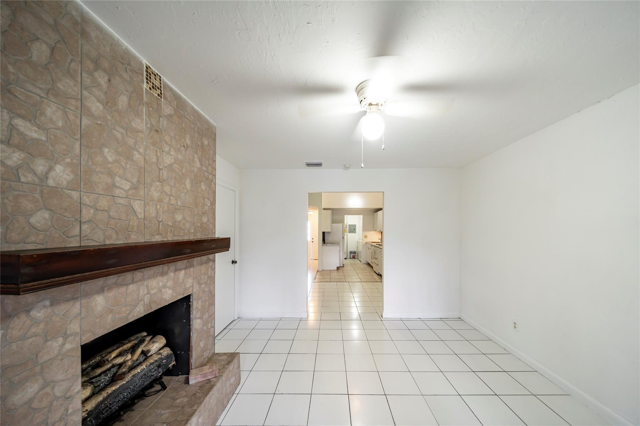 Woodscape Twnhms Condo - Residential Lease