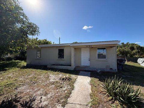 1101 14th Court S Lake Worth Beach FL 33460