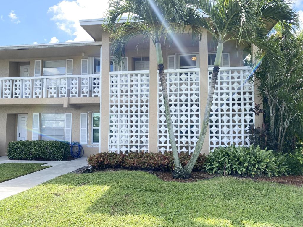 Photo of 2480 Juniper Drive #204, Delray Beach, FL 33445 (MLS # R11127383)