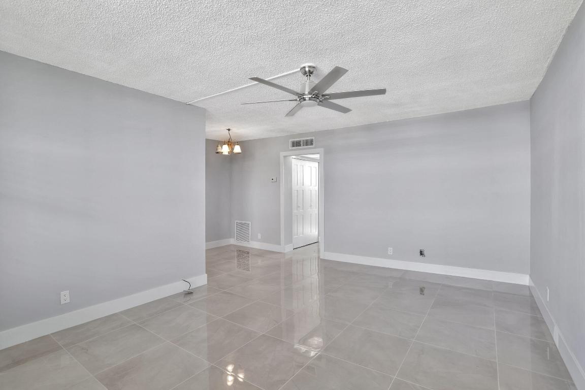 2400 NE 10th Street 506