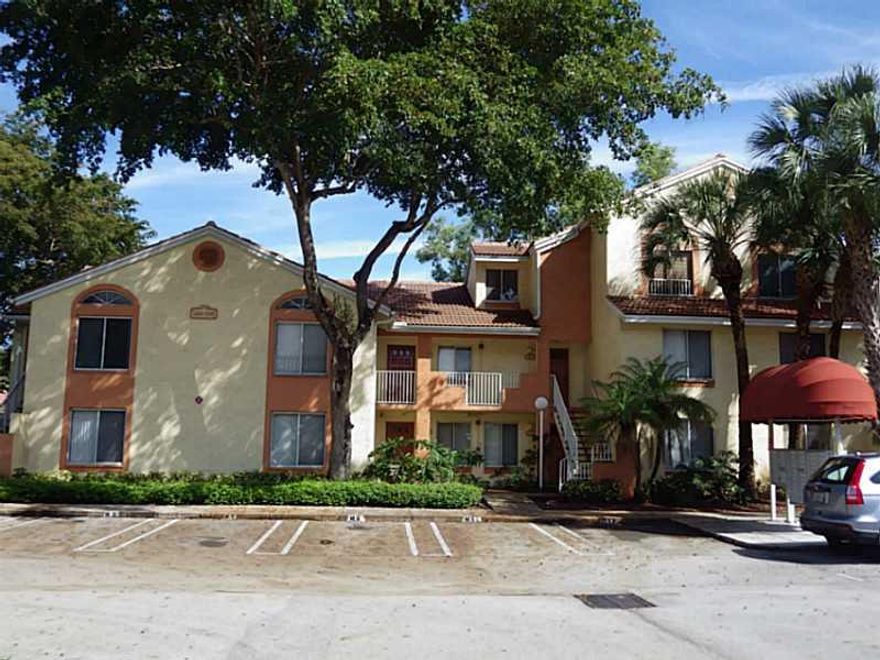 This is a great 1/1 condo for a first-time home buyer, qualify for mortgage as little as 3 % down. 800+ sq ft, Washer and dryer in unit, balcony, this condo has a living room and separate dining room, even a breakfast area, this condo is perfect for you.Well priced to sell fast. Association has great finances. well located, 5 min to shopping, restaurants and the sawgrass expressway.