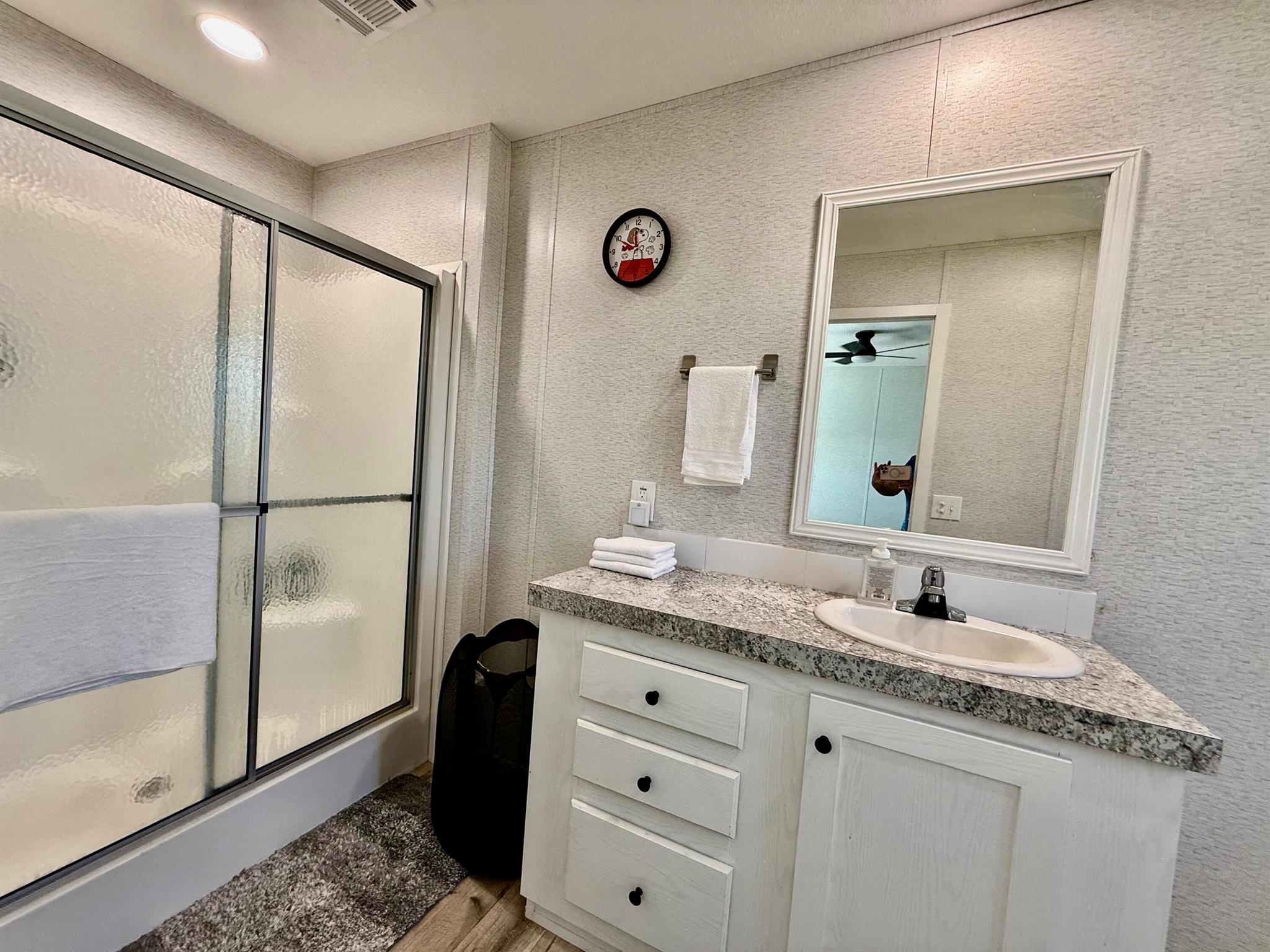 RIDGEWAY - Residential Lease