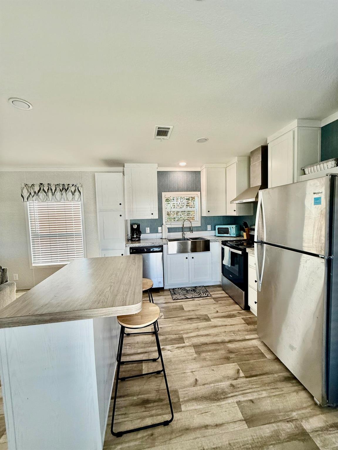 RIDGEWAY - Residential Lease