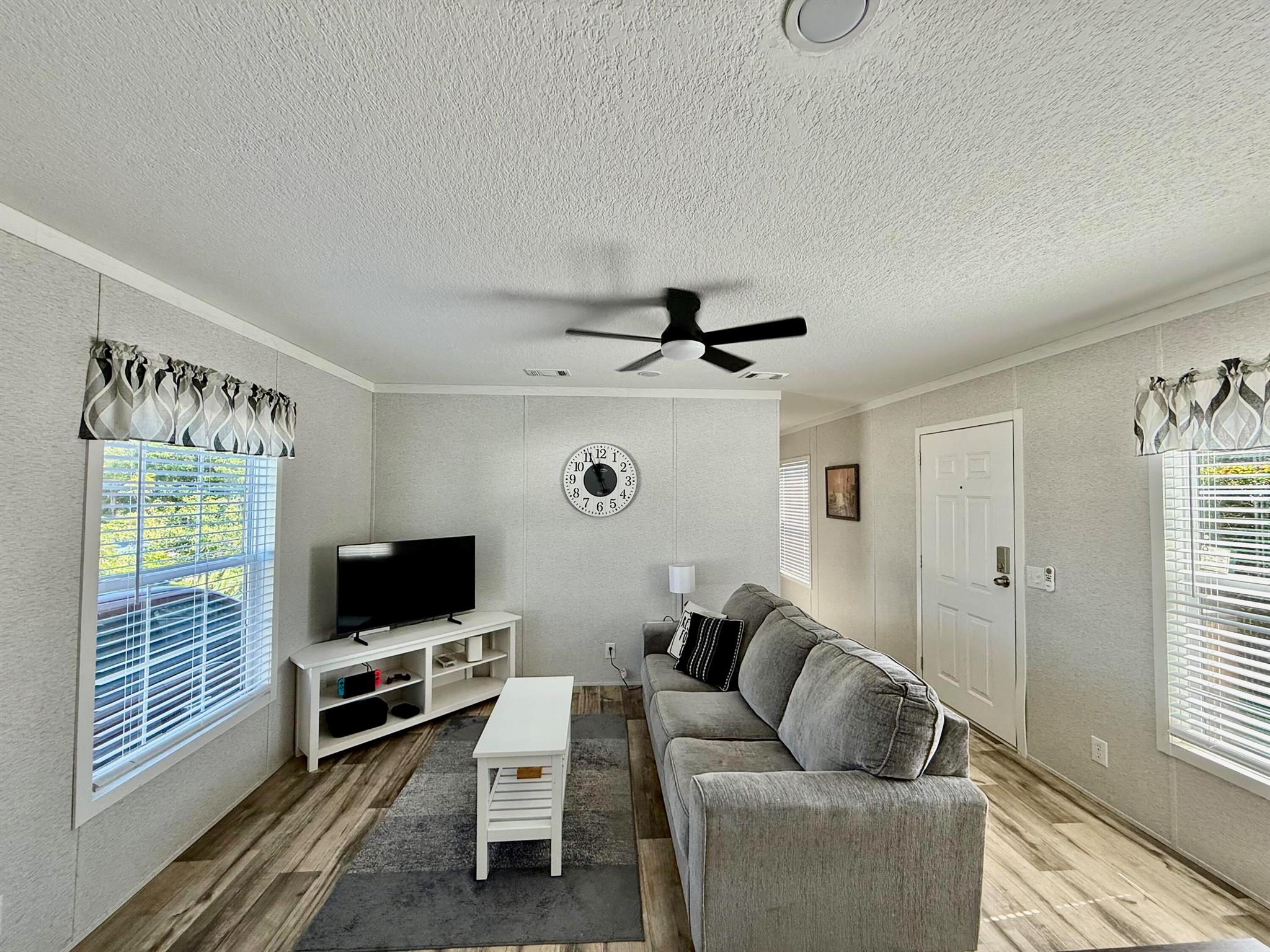 RIDGEWAY - Residential Lease