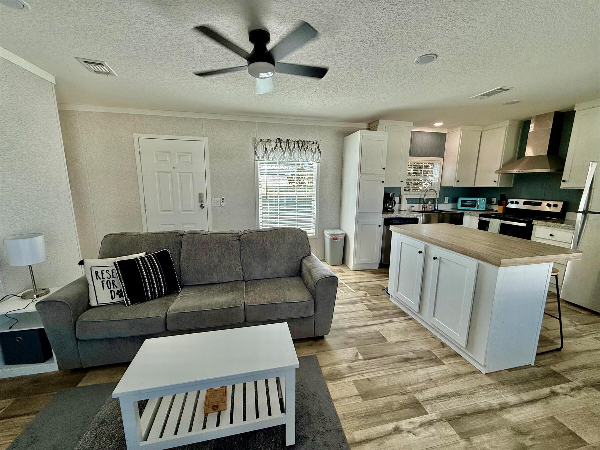 RIDGEWAY - Residential Lease
