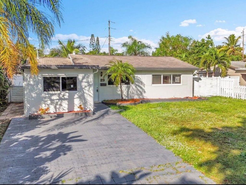 Photo of 29 SE 8th Street, Dania Beach, FL 33004 (MLS # B26028255)