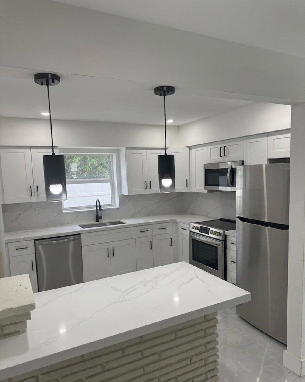 Photo of 29 SE 8th Street, Dania Beach, FL 33004 (MLS # B26028255)