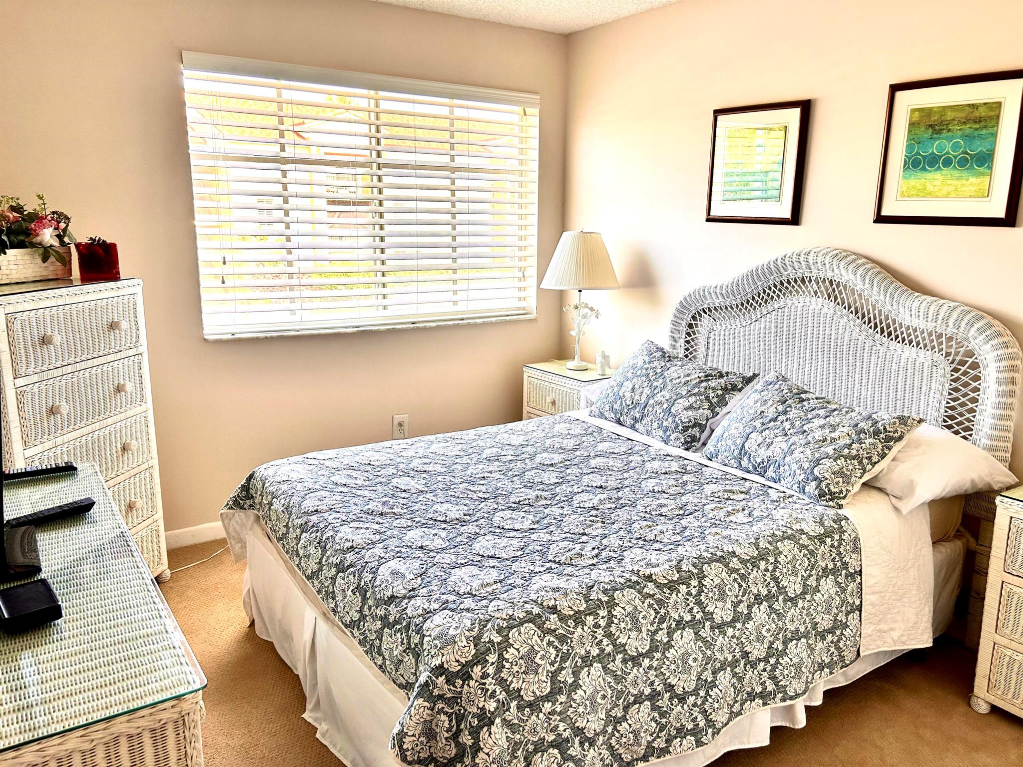 YACHT CLUB ON THE INTRACO - Residential Lease