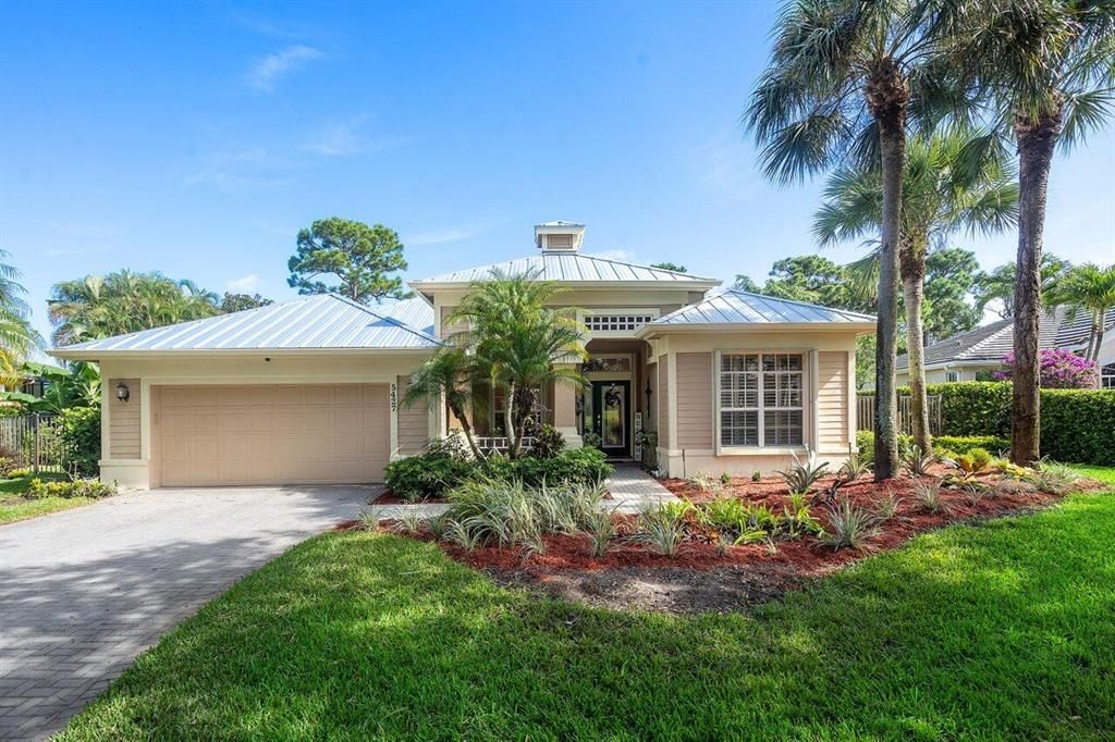 Photo of 5427 SE Acadia Terrace, Hobe Sound, FL 33455 (MLS # R10736312)