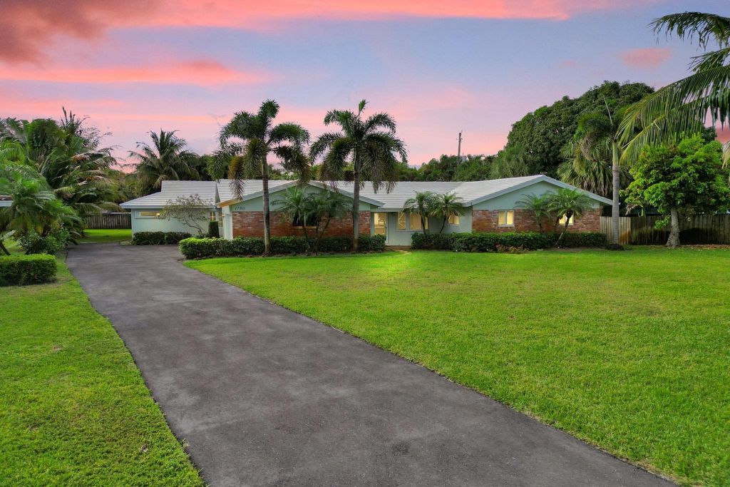 Photo of 1780 NE 47 Street, Oakland Park, FL 33334 (MLS # F10496143)