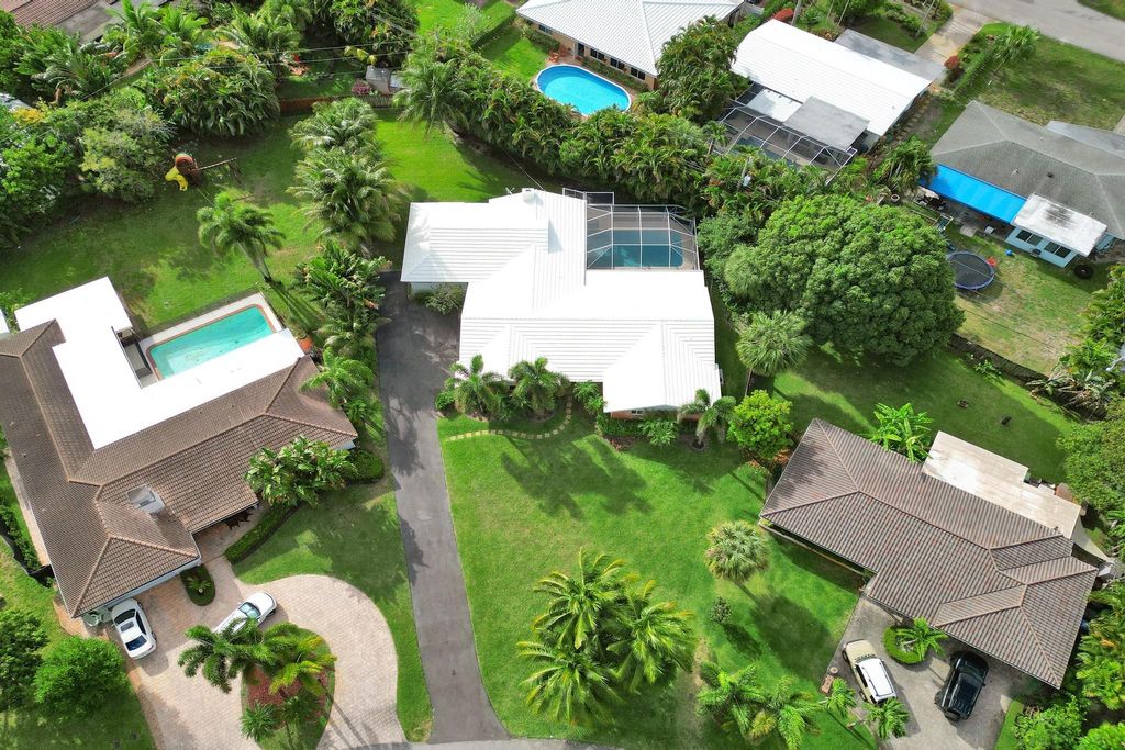 Photo of 1780 NE 47 Street, Oakland Park, FL 33334 (MLS # F10496143)