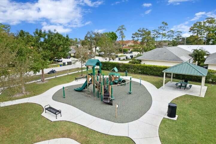 SUGAR POND MANOR OF WELLINGTON - Residential Lease