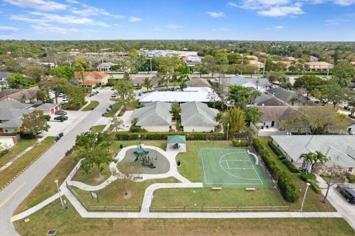 SUGAR POND MANOR OF WELLINGTON - Residential Lease